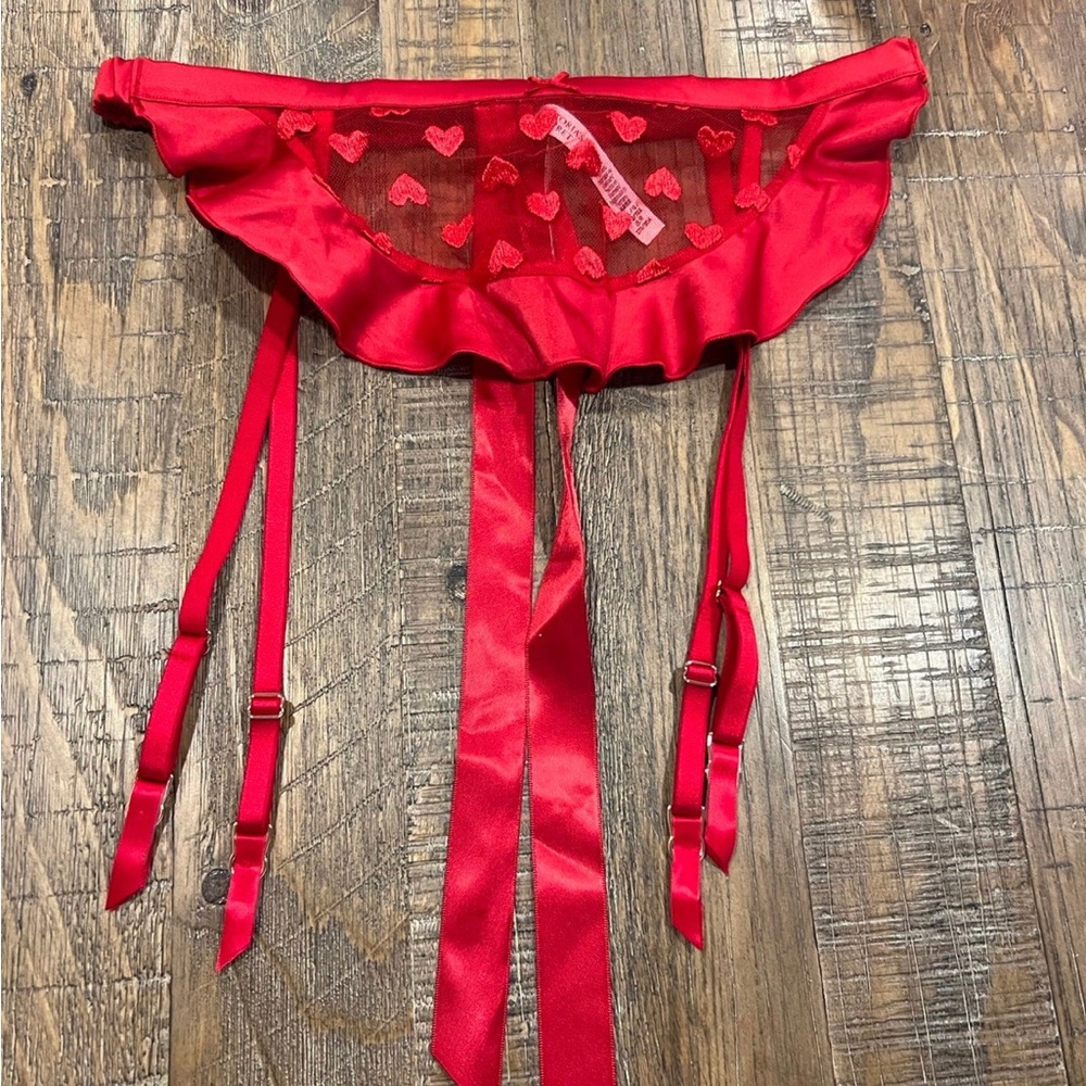 New Victoria Secret’s Garter Belt Size XS/S New